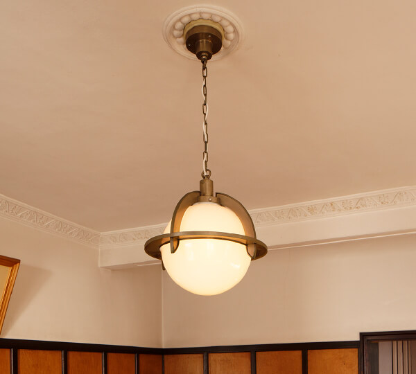 小泉家住宅洋館のペンダント照明