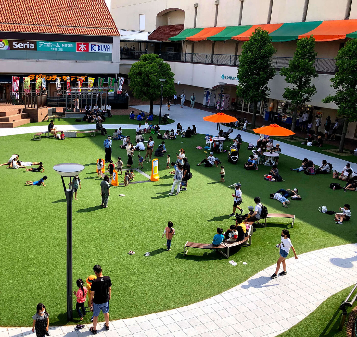 須磨パティオ・買物広場